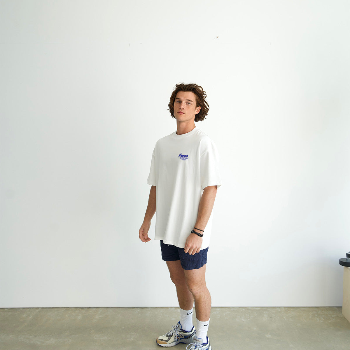 GALLERY TEE