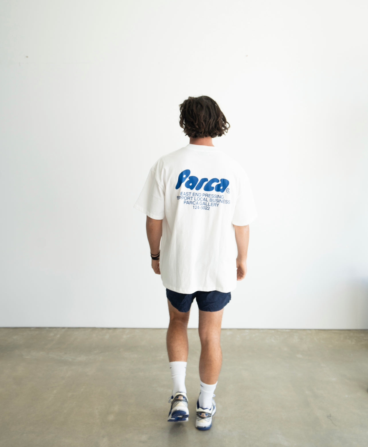 GALLERY TEE